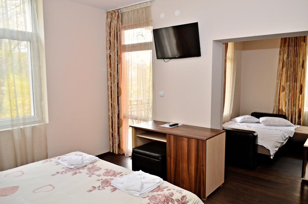 וליקו טורנובו Guest House Anelim מראה חיצוני תמונה